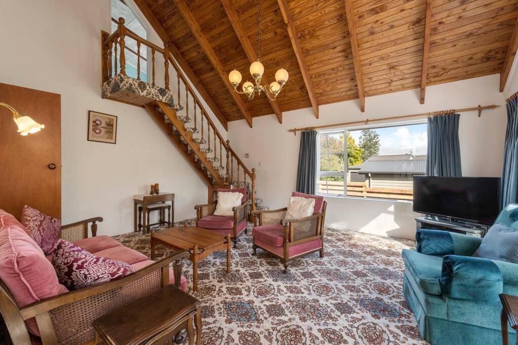 Charming Hideaway Taupo Exterior foto